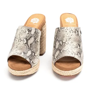 Women Yellow Box Slides>Ambur