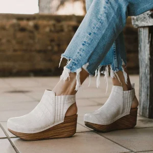 Women Yellow Box Clogs & Mules>Barty