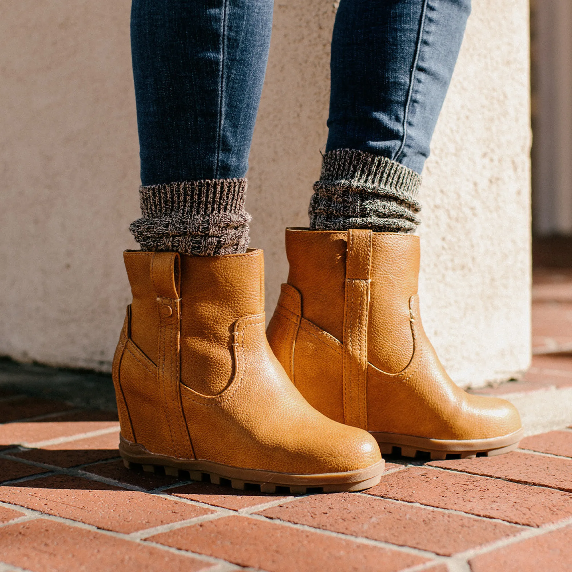 centry_5.webp Women Yellow Box Boots & Booties>Centry