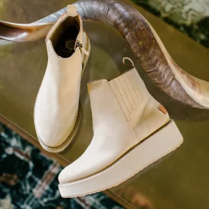 Women Yellow Box Boots & Booties>Klinton Chelsea Boot