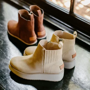 Women Yellow Box Boots & Booties>Klinton Chelsea Boot