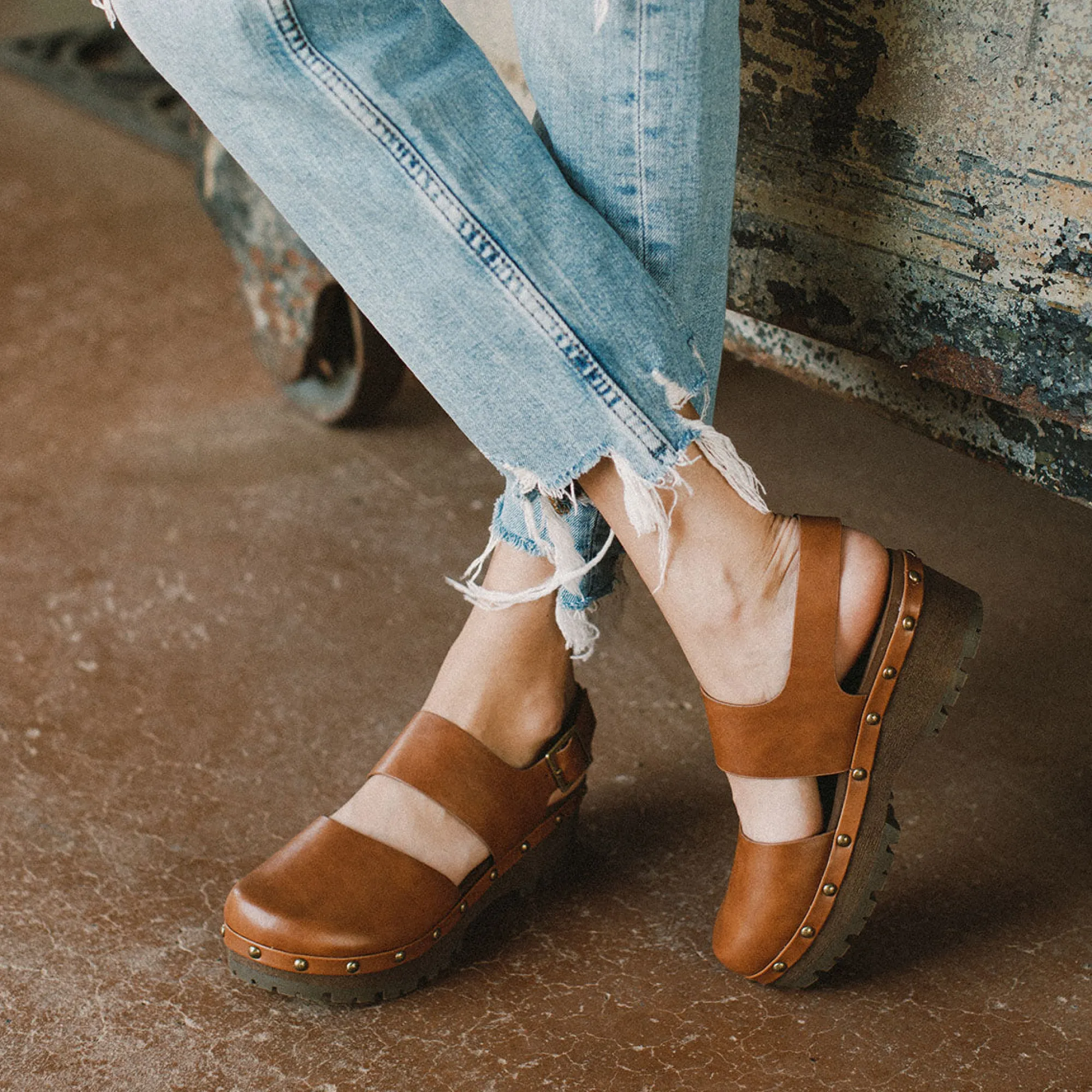 renavi_5.webp Women Yellow Box Clogs & Mules>Renavi