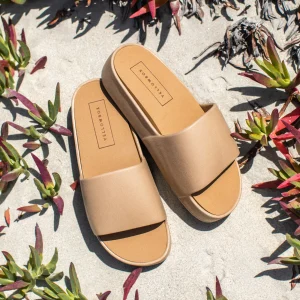 Women Yellow Box Slides>Torrey Flatform Al