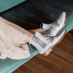 Women Yellow Box Boots & Booties>Willis Western Chelsea Boot